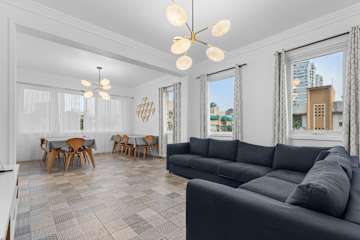 4BR Apartment | Steps to Beach | Wi-Fi | Nightlife