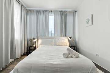 1BR 1BA Sleeps 2 Wi-Fi Walk to Beach